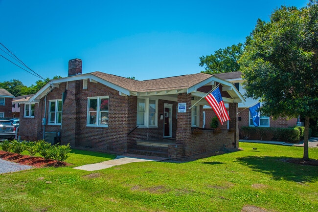 Magnolia Downs in Charleston, SC - Building Photo - Building Photo