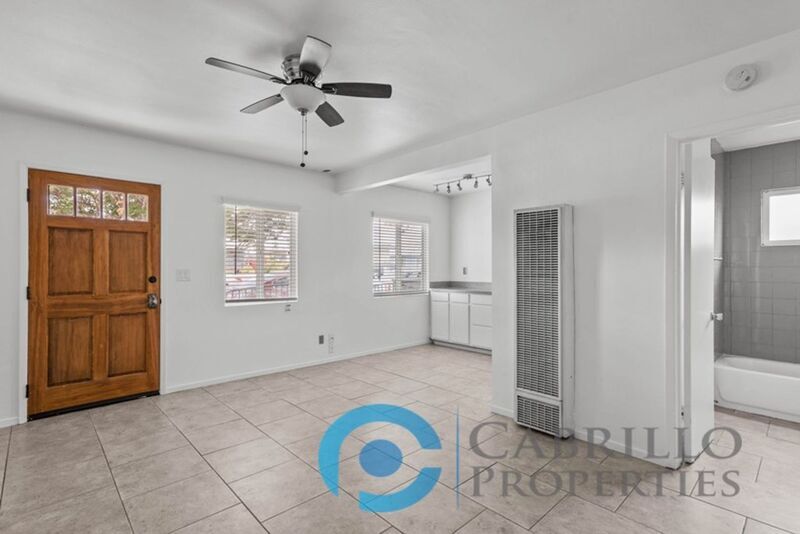 2110 Bacon St in San Diego, CA - Building Photo