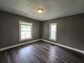 514 Logan Ave in Waterloo, IA - Building Photo - Building Photo
