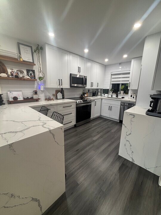 1700 NW North River Dr, Unit 107 in Miami, FL - Building Photo