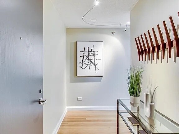 2 E Erie St, Unit 2205 in Chicago, IL - Building Photo - Building Photo