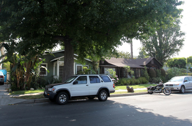 11725 Iowa Ave in Los Angeles, CA - Building Photo - Building Photo