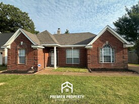 6994 Manslick Rd in Cordova, TN - Building Photo