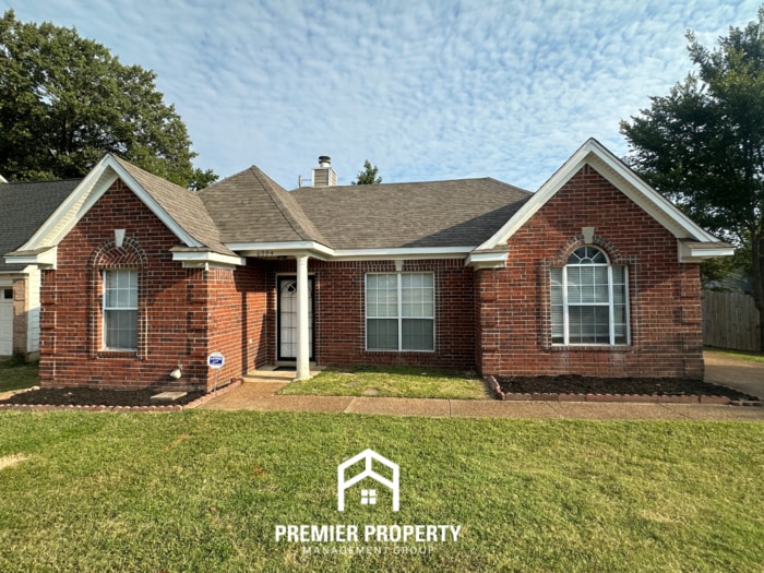 6994 Manslick Rd in Cordova, TN - Building Photo