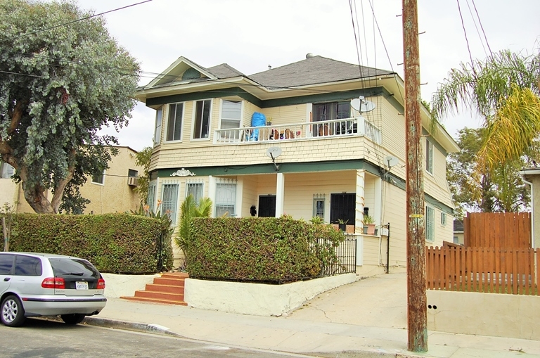 252 W 11th in San Pedro, CA - Building Photo