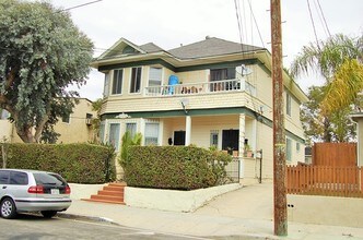 252 W 11th in San Pedro, CA - Building Photo - Building Photo
