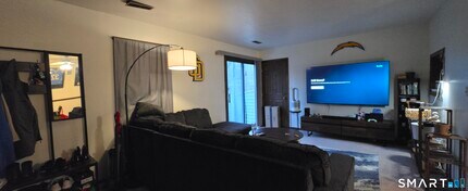 375 Glendale Ave in Bridgeport, CT - Building Photo - Building Photo