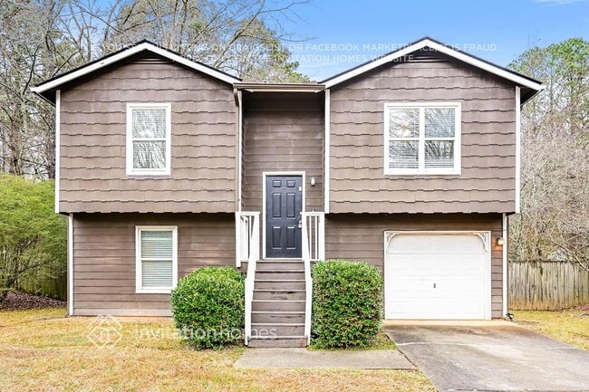 property at 1616 Picadilly Ct NE