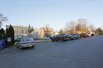 Monroe Apartments in Valparaiso, IN - Building Photo - Building Photo