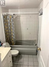 2044 Arrowsmith Dr in Ottawa, ON - Building Photo - Building Photo