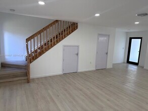 574 NW 7th St in Homestead, FL - Building Photo - Building Photo