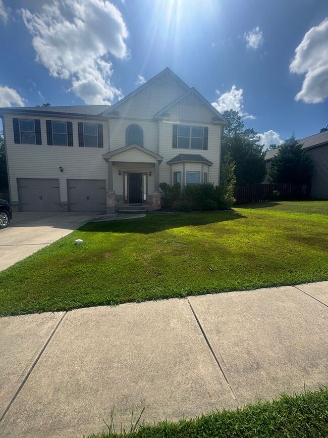property at 2775 Huntcliffe Dr