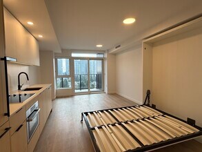 13738 Central Av in Surrey, BC - Building Photo - Building Photo