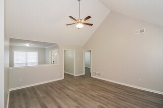 80 Winding Creek Dr in Oakland, TN - Building Photo - Building Photo