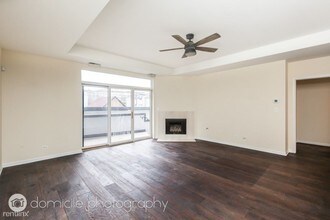 2307 W Wolfram St-Unit -Apt 214 in Chicago, IL - Building Photo - Building Photo