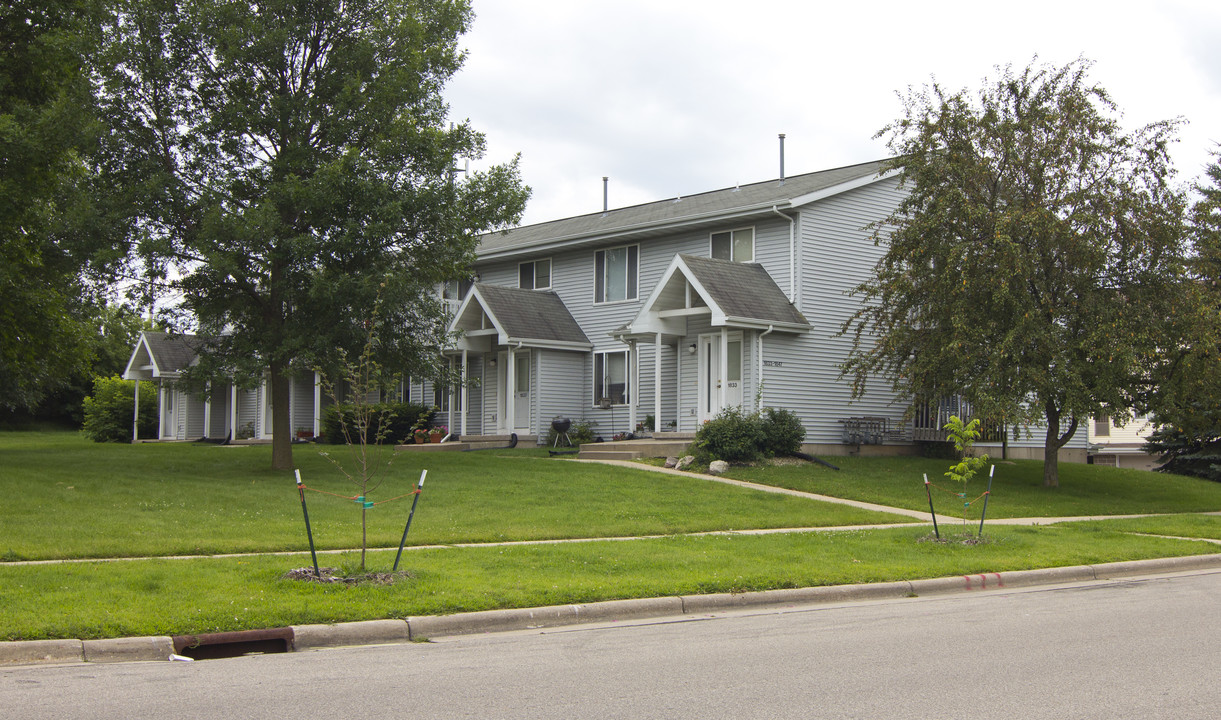 1833-1841 Jackson St in Stoughton, WI - Building Photo