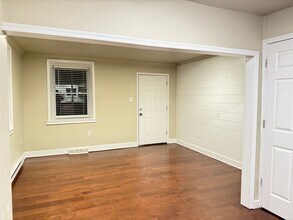 42 N Market St in Ephrata, PA - Building Photo - Building Photo