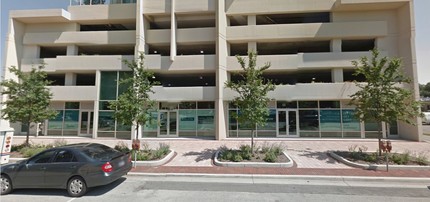 Evanston One in Evanston, IL - Foto de edificio - Building Photo