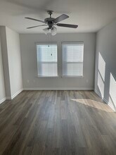 1719 Jakes Dr in Panama City, FL - Foto de edificio - Building Photo