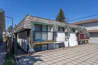 423 52 Av SW in Calgary, AB - Building Photo - Building Photo