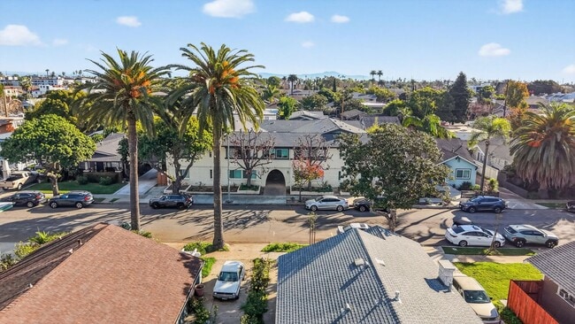 360 Gladys Ave in Long Beach, CA - Building Photo - Building Photo