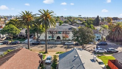 360 Gladys Ave in Long Beach, CA - Building Photo - Building Photo