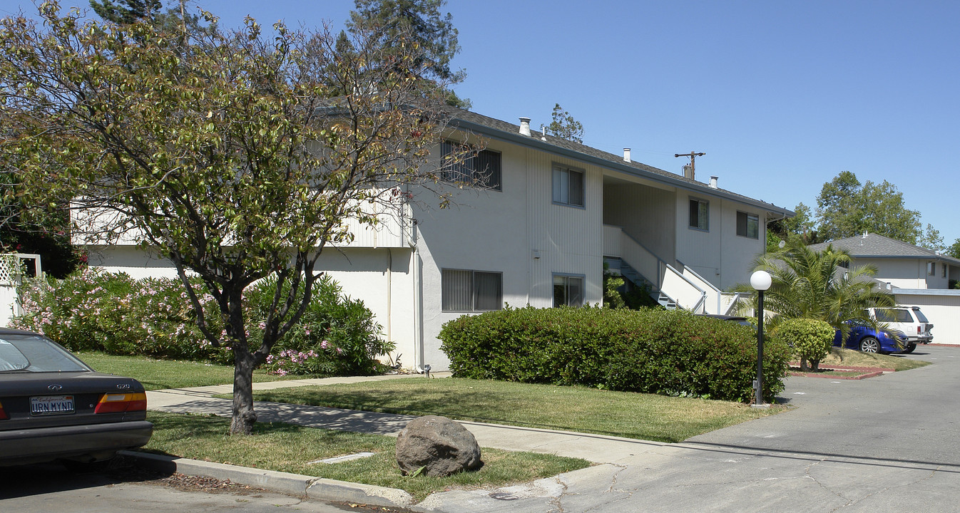 Mendocino Apartments in Concord, CA - Building Photo