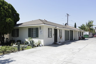 822 S Flower St in Santa Ana, CA - Building Photo - Building Photo