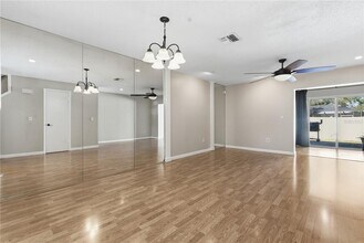 4003 Cypress Willow Ct in Tampa, FL - Building Photo - Building Photo