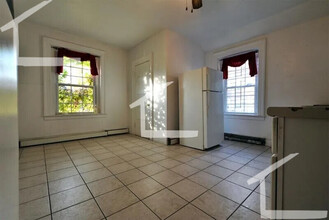 186 Naples Rd, Unit 3 in Brookline, MA - Foto de edificio - Building Photo