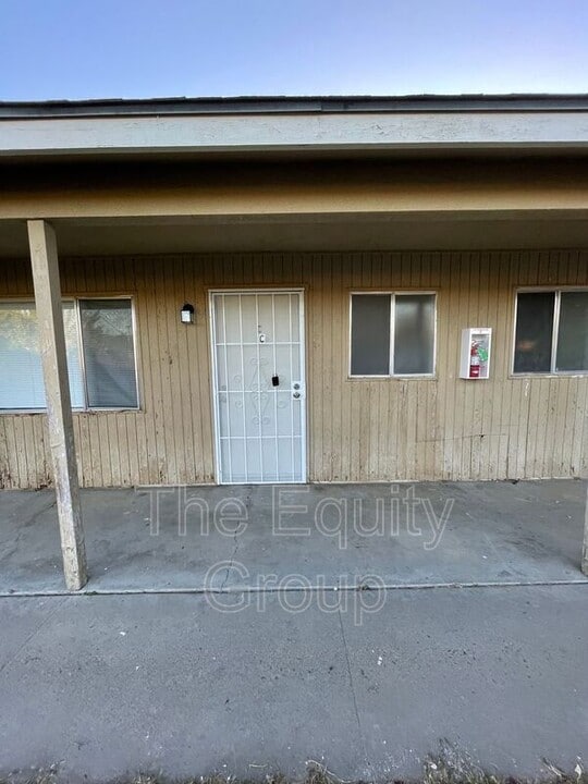 2016 North Ave in Corcoran, CA - Building Photo