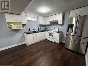 48 Nashville Cir in Hamilton, ON - Building Photo - Building Photo