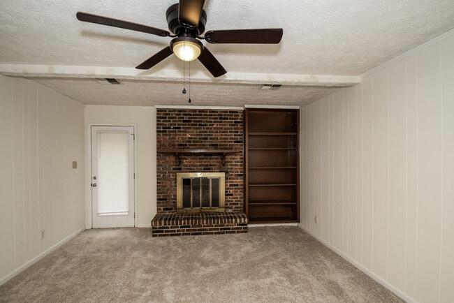 623 Marlyn Dr in Prattville, AL - Building Photo - Building Photo