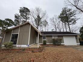 7217 Pebblebrook Dr in Fayetteville, NC - Building Photo