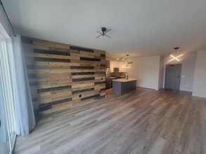 302 W Liberty Dr in Wheaton, IL - Foto de edificio - Building Photo