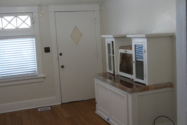 240 E 23rd St, Unit 3-4 in Los Angeles, CA - Building Photo - Building Photo