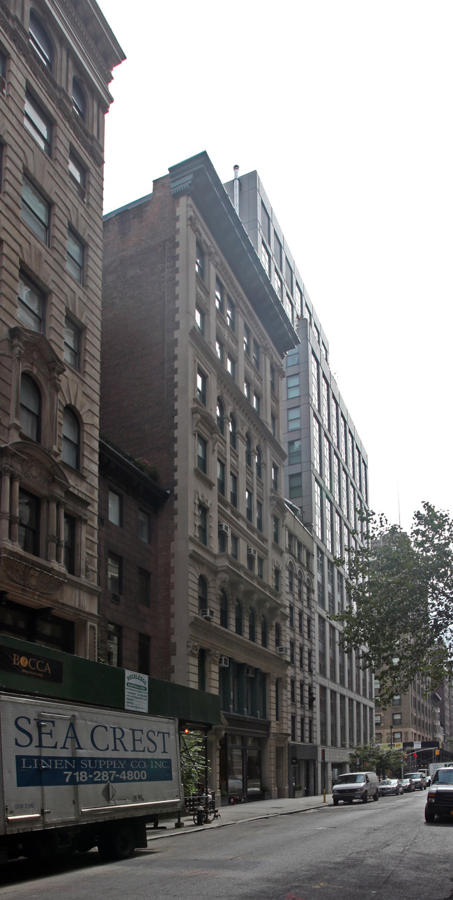 43 E 19th St in New York, NY - Building Photo - Building Photo