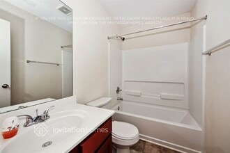1756 Logan Ridge Cir in Loganville, GA - Foto de edificio - Building Photo