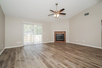 7770 Collins Ridge Blvd in Jacksonville, FL - Foto de edificio - Building Photo