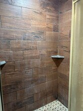 16011 Mary Ann Ln in Cypress, TX - Foto de edificio - Building Photo