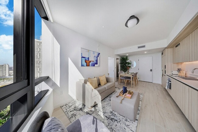 20 NW 2nd St in Miami, FL - Building Photo - Building Photo