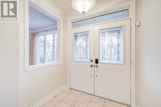 123 Oakborough Dr in Markham, ON - Building Photo - Building Photo