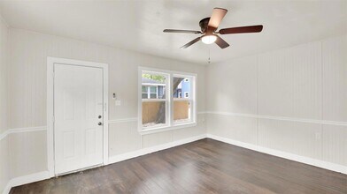 4010 Speedway, Unit 324 in Austin, TX - Foto de edificio - Building Photo