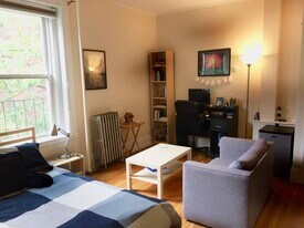 10 Symphony Rd in Boston, MA - Building Photo