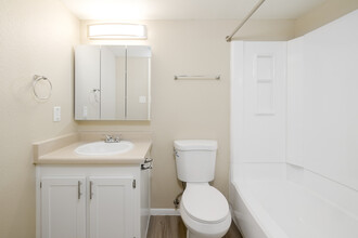 Papago Park Apartments in Phoenix, AZ - Building Photo - Interior Photo