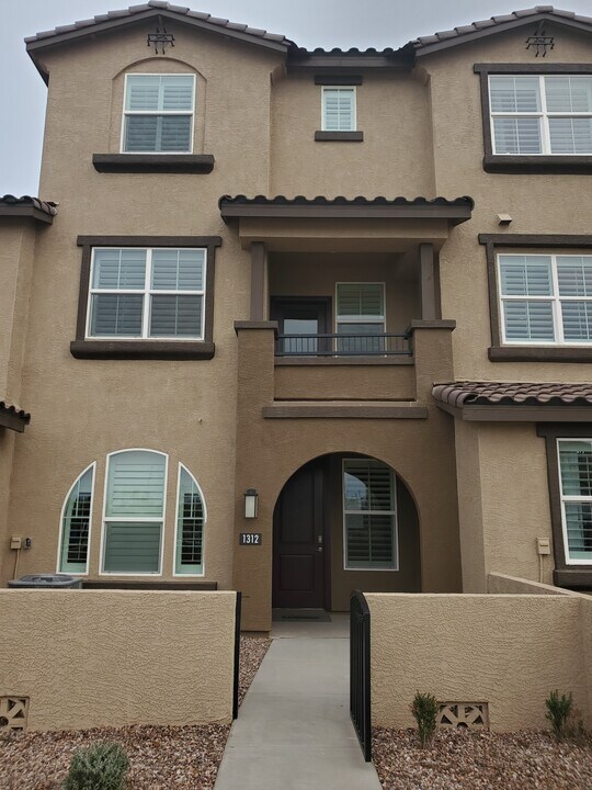 1255 N Arizona Ave, Unit 1075 in Chandler, AZ - Building Photo