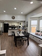 801 Guernsey St in Prosser, WA - Foto de edificio - Building Photo