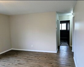 303 W Elizabeth St in Alma, MI - Building Photo - Building Photo