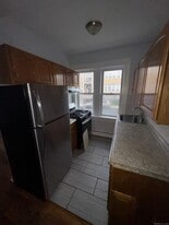335 Wells St, Unit 7 in Bridgeport, CT - Building Photo