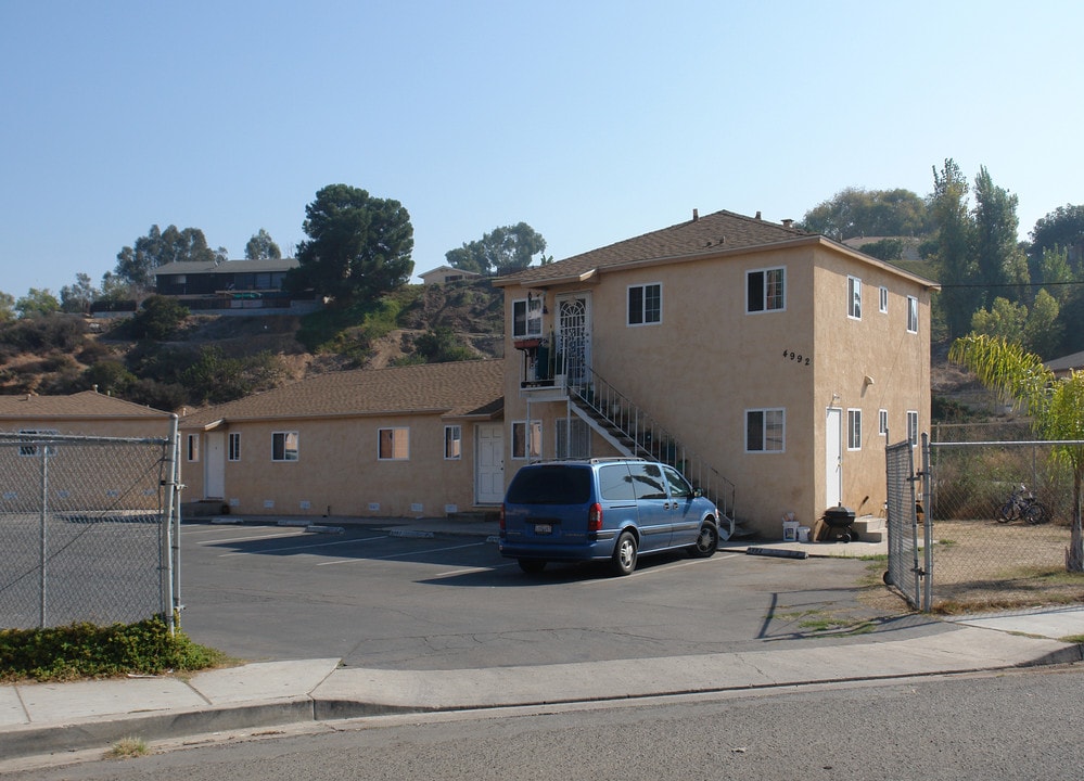 4986-4992 Auburn Dr in San Diego, CA - Building Photo